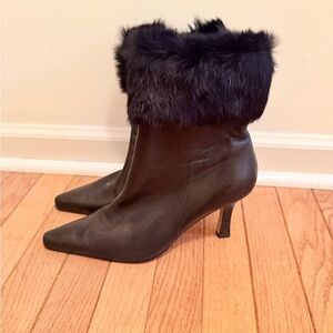 Anne Klein Women Black Leather Ankle Boots Size 9M Real Fur Trim Pointed Toe EUC